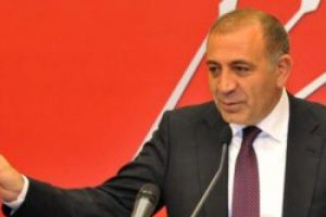 G&uuml;rsel Tekin'den THY'ye kırmızı ruj tepkisi
