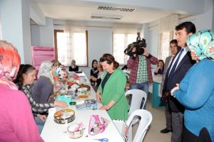 Bursa'da  kadınlar meslek sahibi oluyor