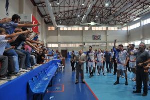 Nil&uuml;fer Belediye yarı finalde!