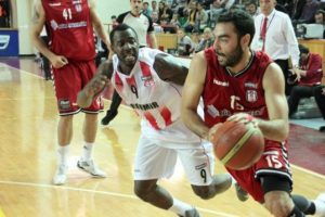 Tecav&uuml;zle su&ccedil;lanan basketbolcu kovuldu