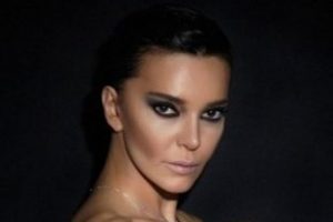 Hande Ataizi s&uuml;rprizi