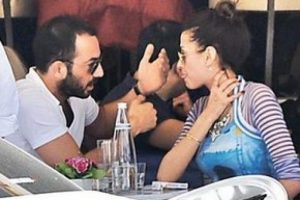 Şampanya keyfi yaptı