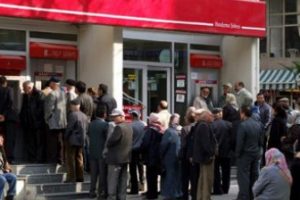 Emekliler olmayan bor&ccedil;ları &ouml;d&uuml;yor