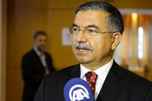 Ter&ouml;rle m&uuml;cadeleye devam