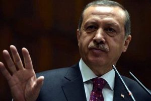 Erdoğan ateş p&uuml;sk&uuml;rd&uuml;
