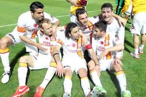 Galatasaray, Fenerbah&ccedil;e'yi ge&ccedil;meye &ccedil;ok yakın