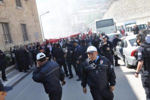 Akil İnsanalar'a bir tepki daha