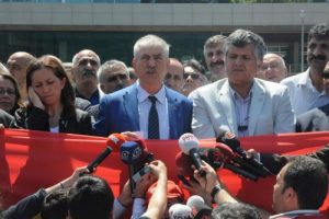 "Taksim bizim sevdamız Taksim olmazsa 1 Mayıs olmaz"