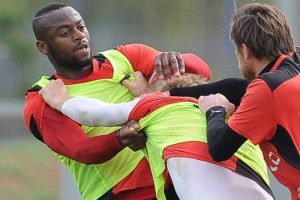 Fortuna D&uuml;sseldorf antrenmanında yumruklar konuştu!