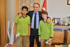 Aktaş d&uuml;nya &uuml;&ccedil;&uuml;nc&uuml;lerini &ouml;d&uuml;llendirdi