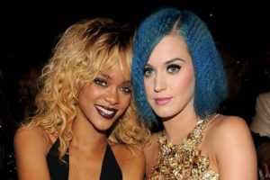 Katy Perry ve Rihanna birlikte tatile &ccedil;ıkıyor
