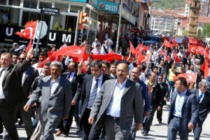 Akil İnsanlar heyetine protesto