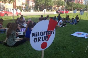 'Nil&uuml;ferli okuyor'
