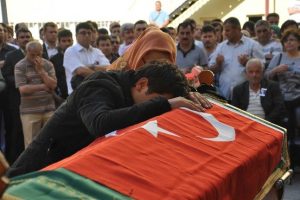 Beyin &ouml;l&uuml;m&uuml; ger&ccedil;ekleşen  ambulans şof&ouml;r&uuml; &ouml;ld&uuml;