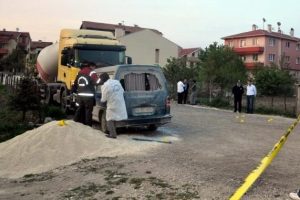 Pompalı t&uuml;fek ve baltalarla minib&uuml;se saldırı
