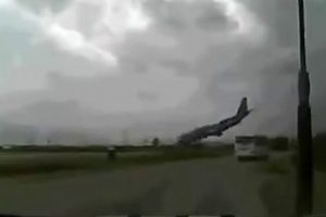 U&ccedil;ak yere işte b&ouml;yle &ccedil;akıldı!