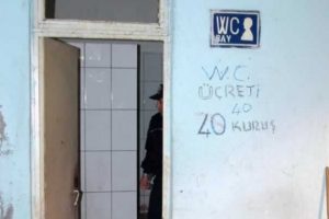 13 yaşındaki &ccedil;ocuk, tuvalette &ouml;l&uuml; bulundu