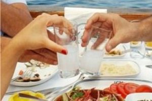Ulusal T&uuml;rk i&ccedil;kisinin 'Rakı' olduğunu biliyorduk!