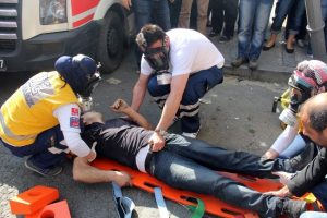Ayağı kırılan vatandaş acılar i&ccedil;erisinde kıvrandı