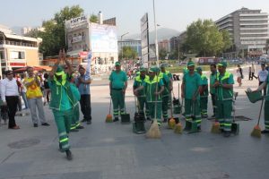 1 Mayıs'ta hem &ccedil;alıştılar, hem oynadılar