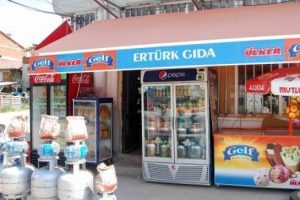 Market hırsızları kameraya takıldı