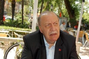 "T&uuml;rkeş sağ olsaydı sizin ananızı bellerdi"