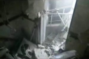 Esad'ın askerleri mahalleyi bombaladı