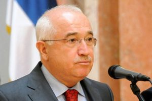 Yeni anayasa i&ccedil;in kritik buluşma