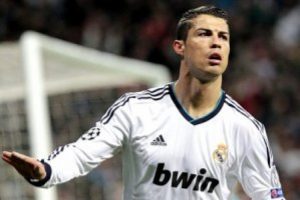 Manchester United &ccedil;ıldırdı Ronaldo'yu istiyor