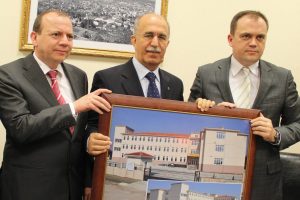 "T&uuml;rkiye'nin eğitim seviyesi ortaokul terk"