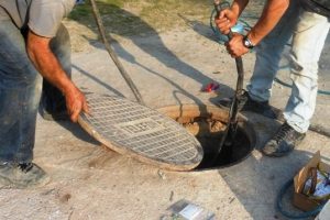 Kablo hırsızları mahalleliyi bıktırdı