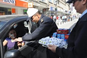 &Ccedil;ikolatalı emniyet kemeri uygulaması