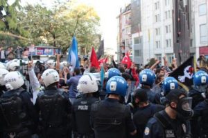 İstiklal Caddesi'nde polisten gazlı m&uuml;dahale