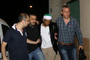 &Ccedil;ifte cinayetin faili 2 saatte yakalandı