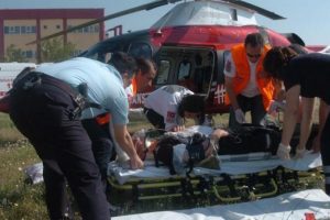 K&ouml;y hayrı d&ouml;n&uuml;ş&uuml; kaza: 1 &ouml;l&uuml;, 17 yaralı