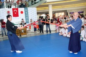Samuraylardan nefes kesen kılı&ccedil; g&ouml;sterisi