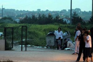 Kayalıklardan d&uuml;şen asker şehit, ailesi perişan oldu