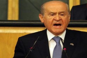 "T&uuml;rk Milleti'ne 'Yalan R&uuml;zgarı' oynatıyor"