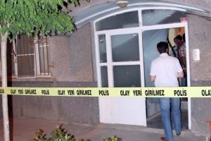 Sevgilisine mesaj &ccedil;ektikten sonra intihar etti