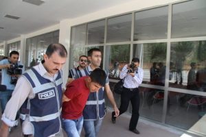 Gasp&ccedil;ı ayakkabısından yakalandı