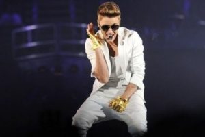 Justın Bieber İstanbul'dan sonra Dubai'yi de 2 saat bekletti