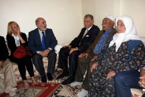 Akil insanlar şehit ailesini ziyaret etti