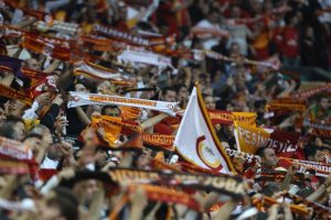 Arena'da Fenerlileri &ccedil;ıldırtan şarkı