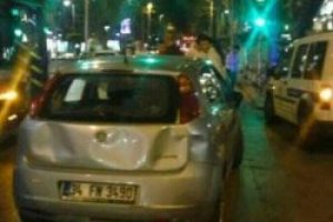 Fenerli taraftarlar G.Saraylı taraftara saldırdı