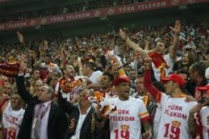 Galatasaray'ın şampiyonluğa &ouml;zel tiş&ouml;rt&uuml;