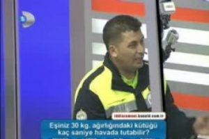 Ben Bilmem Eşim Bilir'de polisler yarıştı