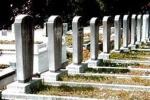 Babasının mezarından &ouml;l&uuml;m &ccedil;ıktı