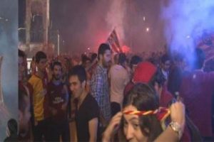 Galatasaraylılar Taksim'de &ccedil;ukur dinlemedi