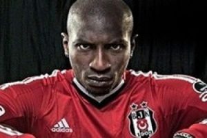 Tezah&uuml;rat ger&ccedil;ek oldu, Niang kendini yaktı!