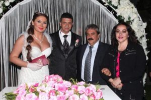 Cengiz K&uuml;&ccedil;&uuml;kayvaz d&uuml;nya evine girdi